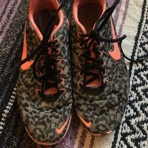 NIKE cheetah print sneakers. SIZE 8